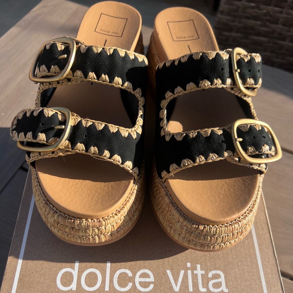 Dolce Vita Wanika Onyx sandal size 8